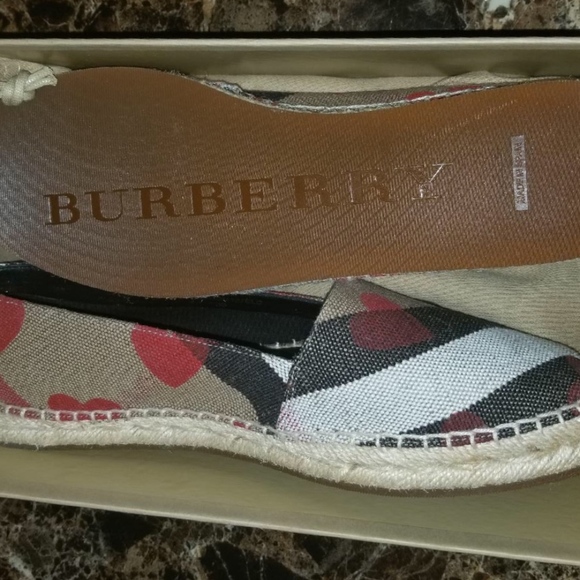 New Burberry Heart Check Hodgeson Espadrille Flats - Picture 6 of 6